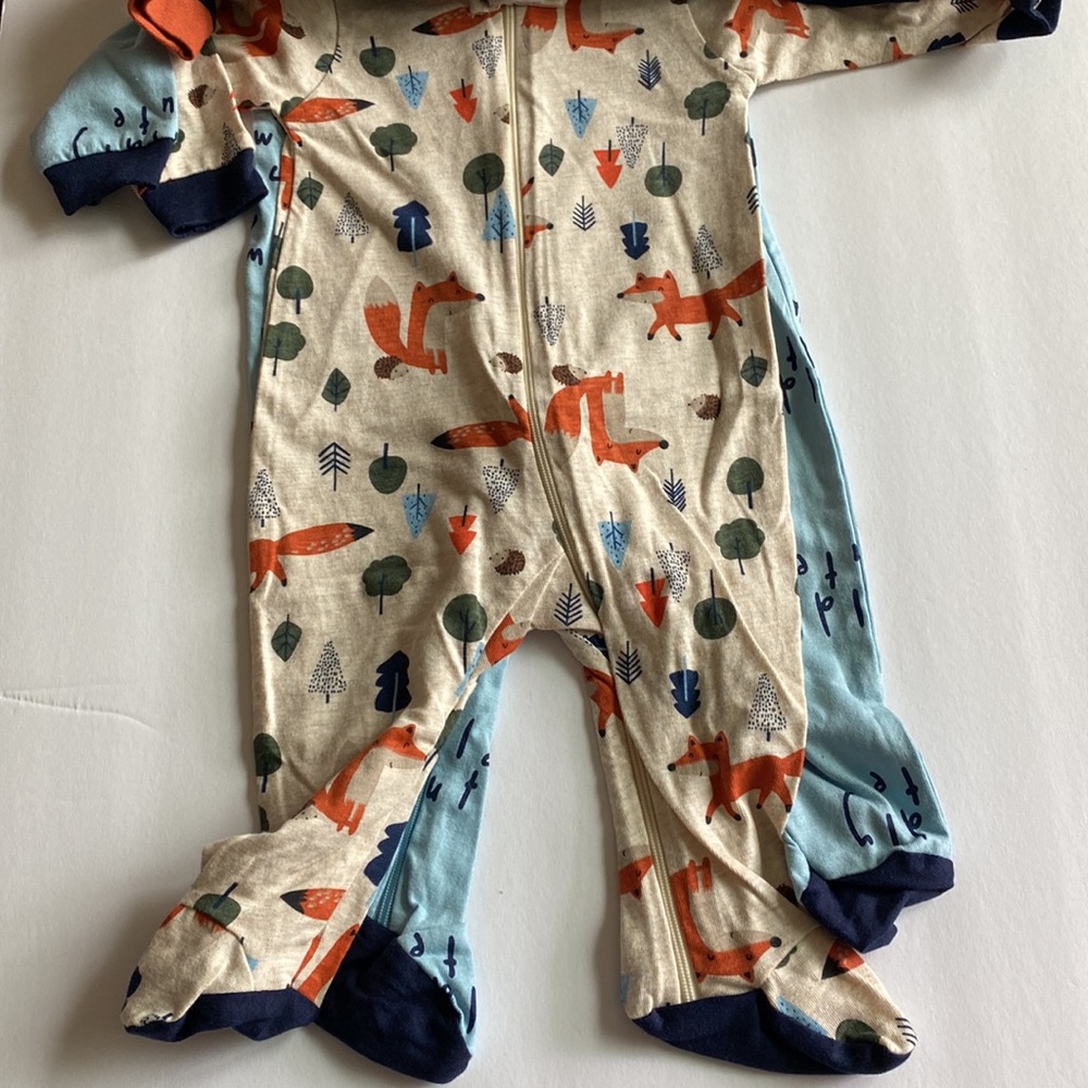 NWT! Gerber Baby (3 Count) Long Sleeved Onesies with Footsies - Picture 4 of 8